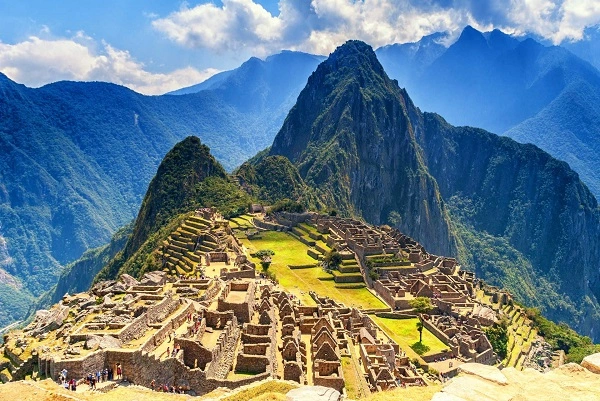 Khí hậu ở Peru phân hóa rõ rệt theo địa hình và độ cao